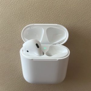 Apple AirPods